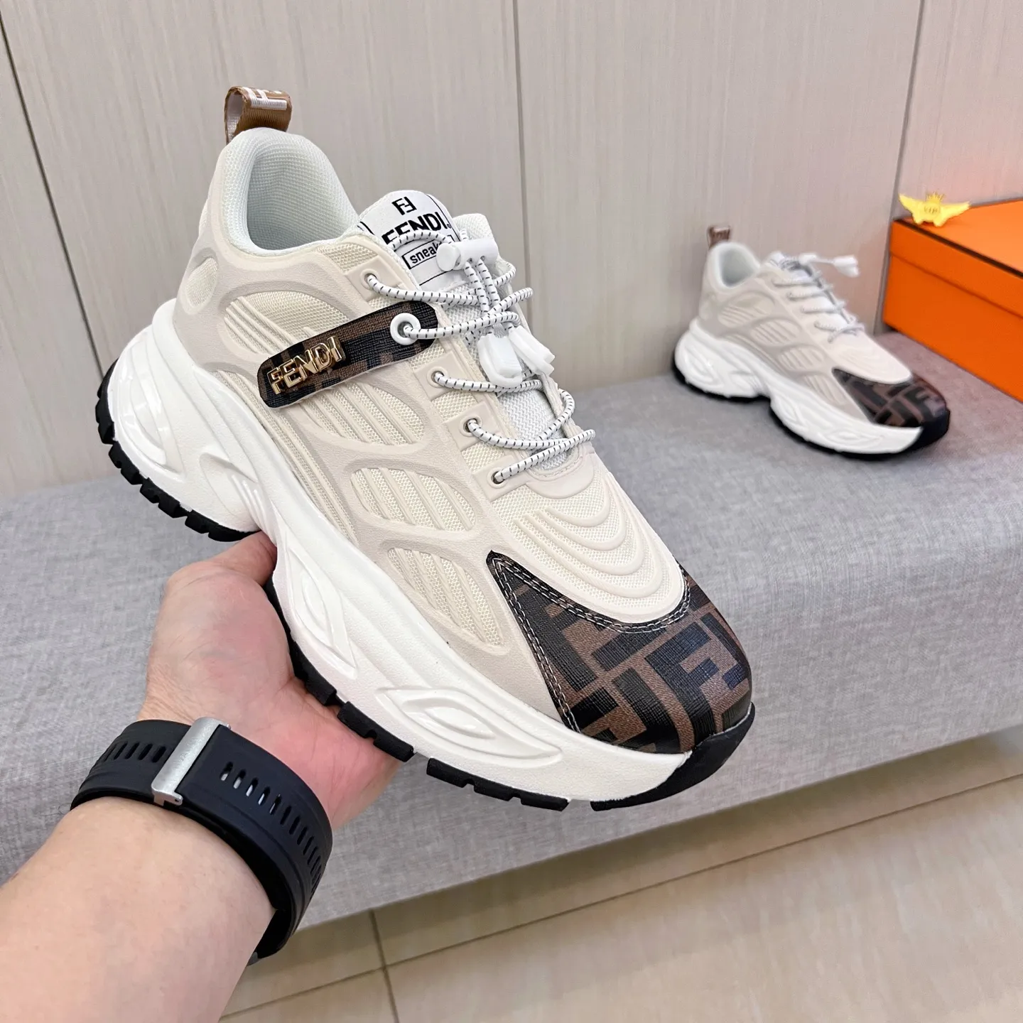 Men's shoes💰 460💰[LV]🔥Louis Vuitton, high-end men's shoes brand, official website 1:1 latest masterpiece: the upper is made of Italian imported first-layer cowhide with a comfortable and breathable lining➕original non-slip and wear-resistant outsole🔥, making walking more convenient and comfortable! An exclusive new model, a stunning work, a beautiful 1:1 replica [color] compared to the official quality! Create a fashionable personality to set off your uniqueness! A must-have for trendy men! Classic 🔥 Size: 38-44 Color: 🔥 2 colors available 🔥.